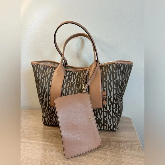 DKNY Tote NWT & Wristlet NWOT BUNDLE - Picture 3 of 14
